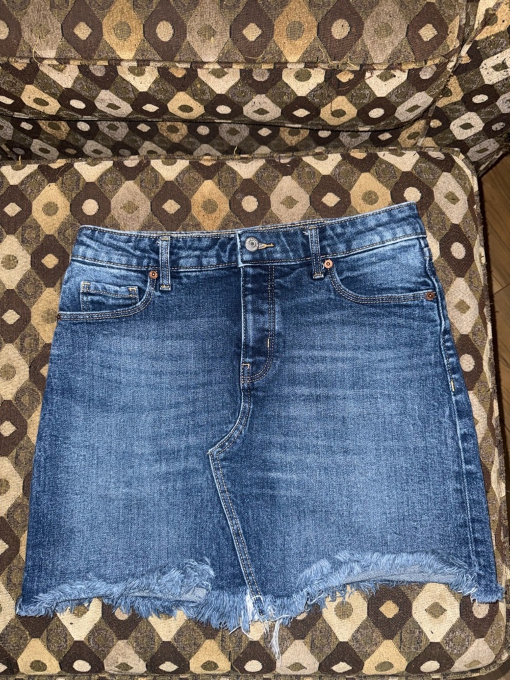 Old Navy Blue Denim Frayed-Hem Mini Skirt.